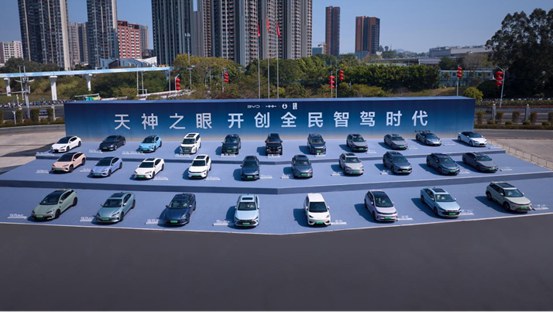 比亚迪率先实现媲美L4级智能泊车，官方承诺为安全兜底(3)975.jpg