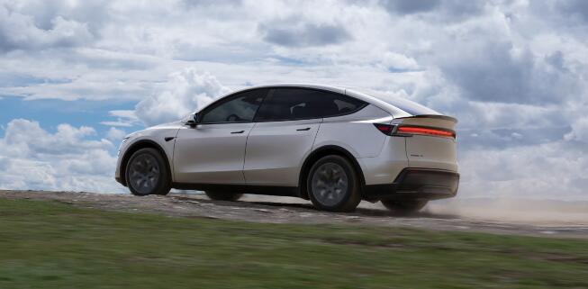 特斯拉发布六座豪华SUV Model Y L,售价33.9万元起
