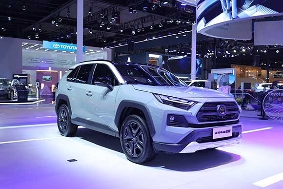 一汽丰田新RAV4荣放产品价值再进阶