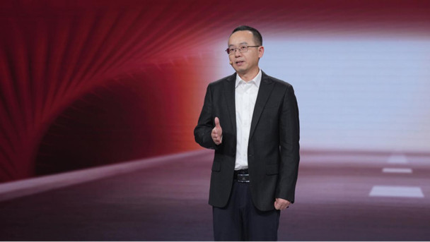 央视“第一发布”车企首秀 长安马自达EZ-60央视认证全球好车11111421.jpg