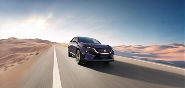 央视“第一发布”车企首秀 长安马自达EZ-60央视认证全球好车11112643.jpg