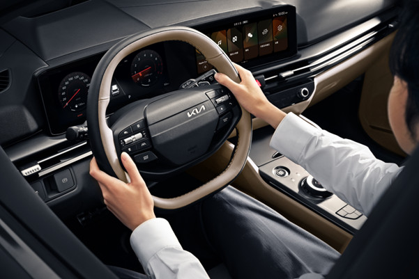 F【新闻稿】全球800万用户信赖之选 起亚新狮铂拓界诚意上市 全国统一“焕新一口价“ 10.99万元起1829.jpg