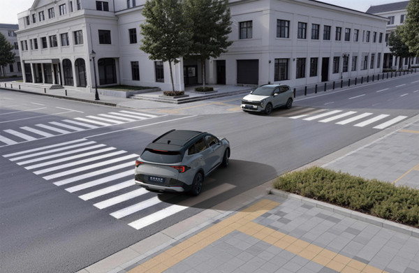 F【新闻稿】全球800万用户信赖之选 起亚新狮铂拓界诚意上市 全国统一“焕新一口价“ 10.99万元起2904.jpg